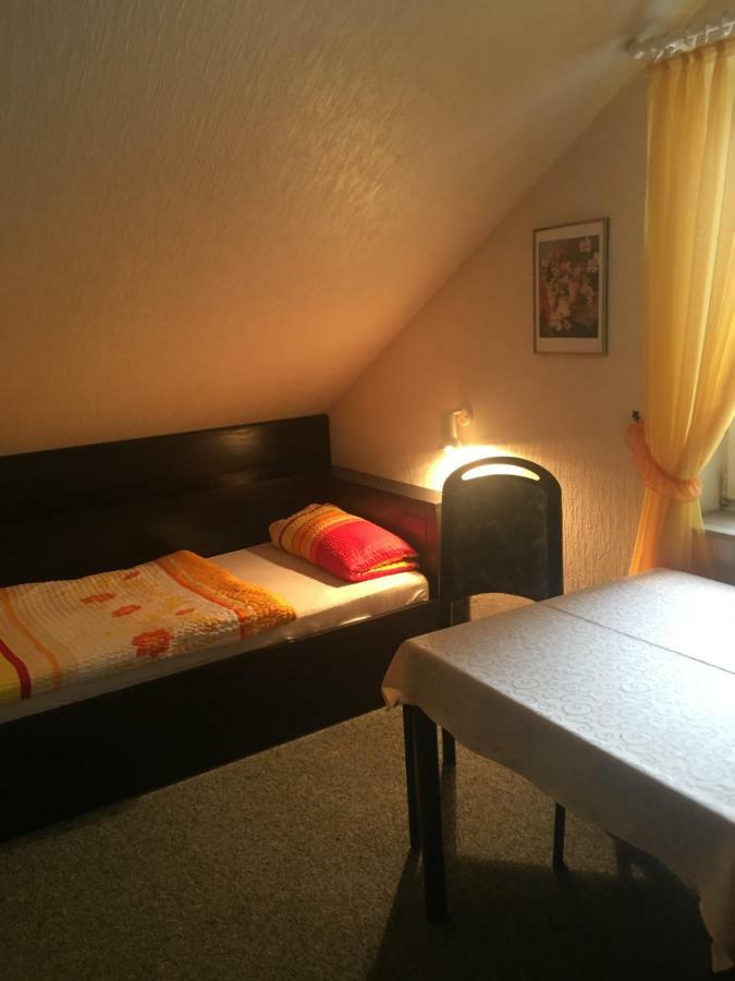 Pension Grune Au Hasselroth Экстерьер фото